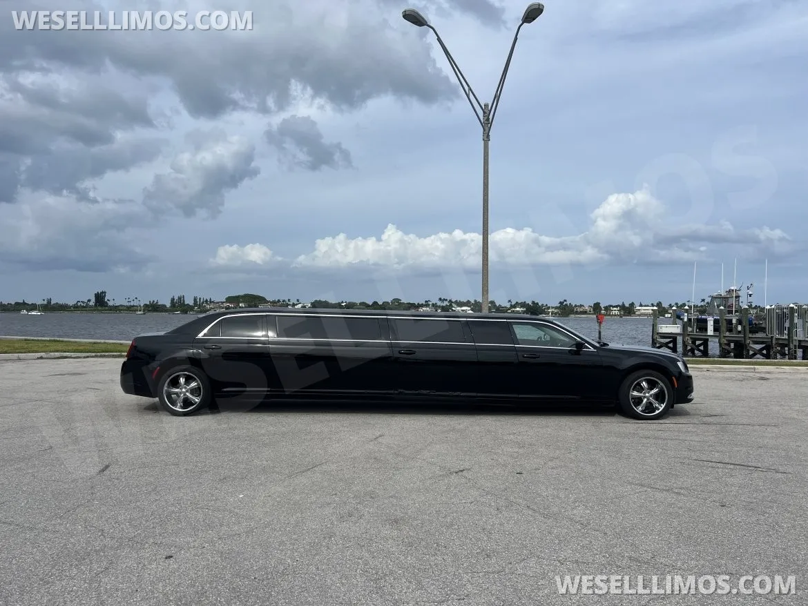 2015-chrysler-300-limousine-66b2