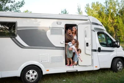 nomad-family-having-fun-togethe