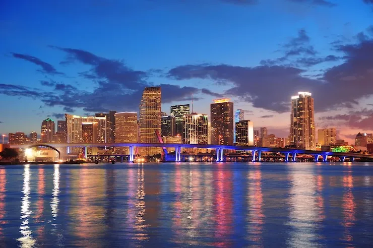 miami-night-scene_64